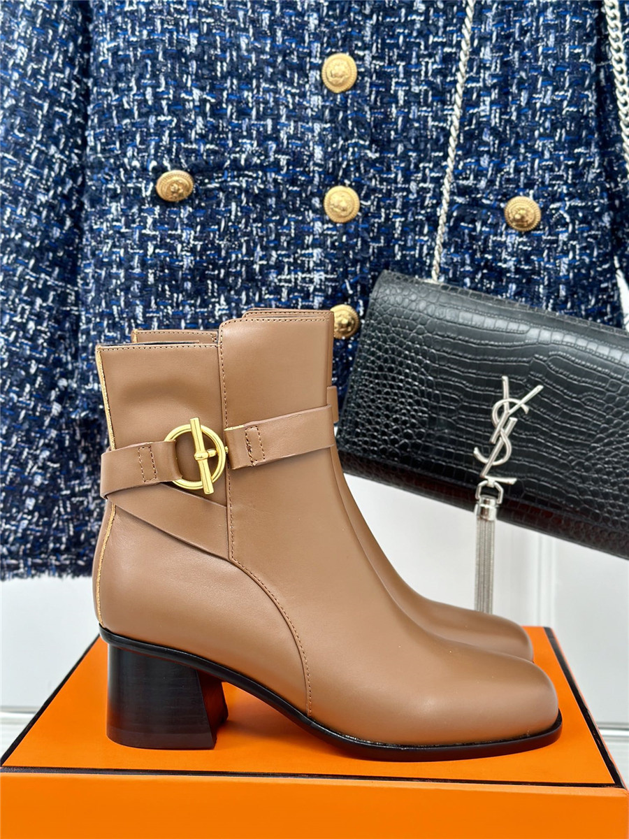 H**me5 chunky heel ankle boots