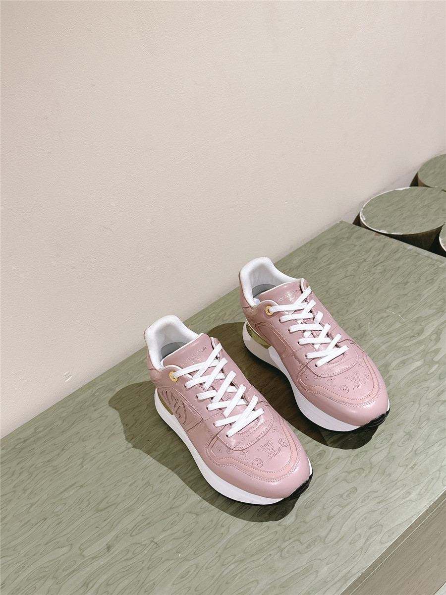 l0vis Vvtt0n lv women runaway sneakers