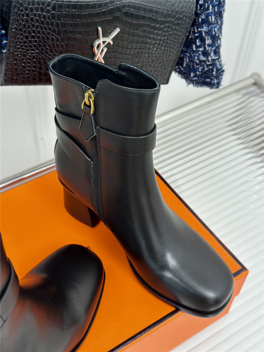 H**me5 chunky heel ankle boots