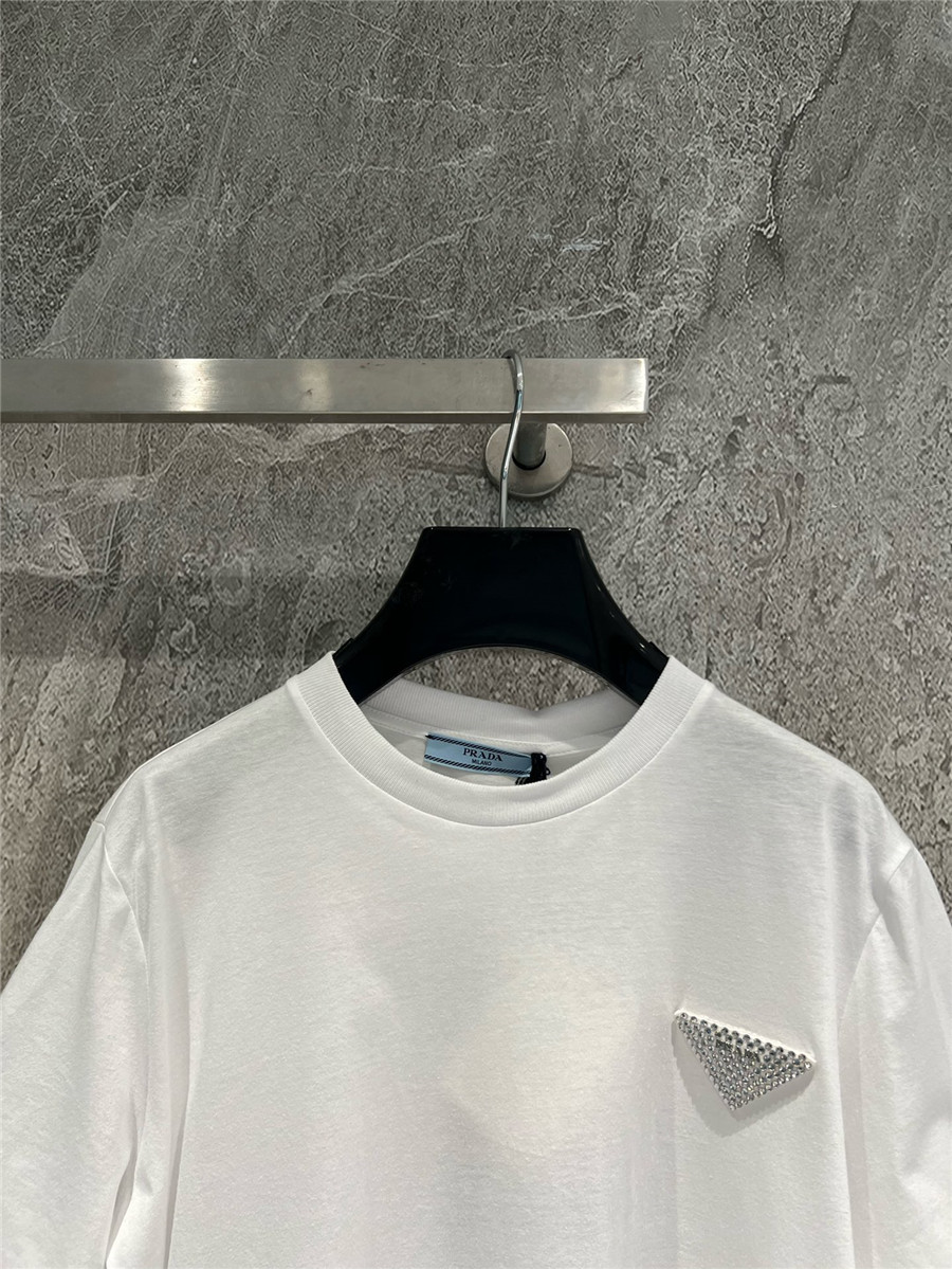 pra*a D1am0nd triangle logo t shirt