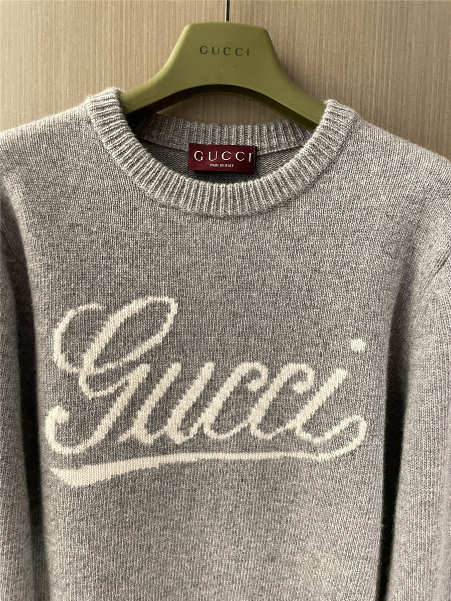 Gvc*1 intarsia wool sweater in grey