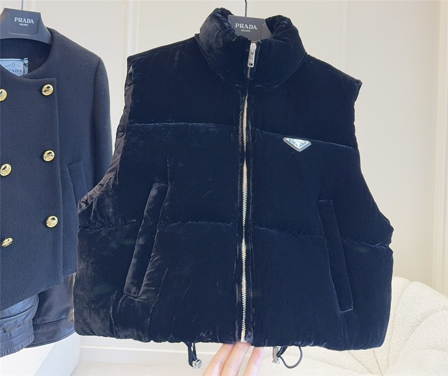 Pra*a velvet down vest