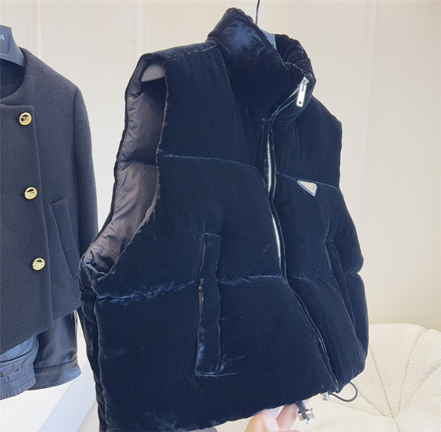 Pra*a velvet down vest
