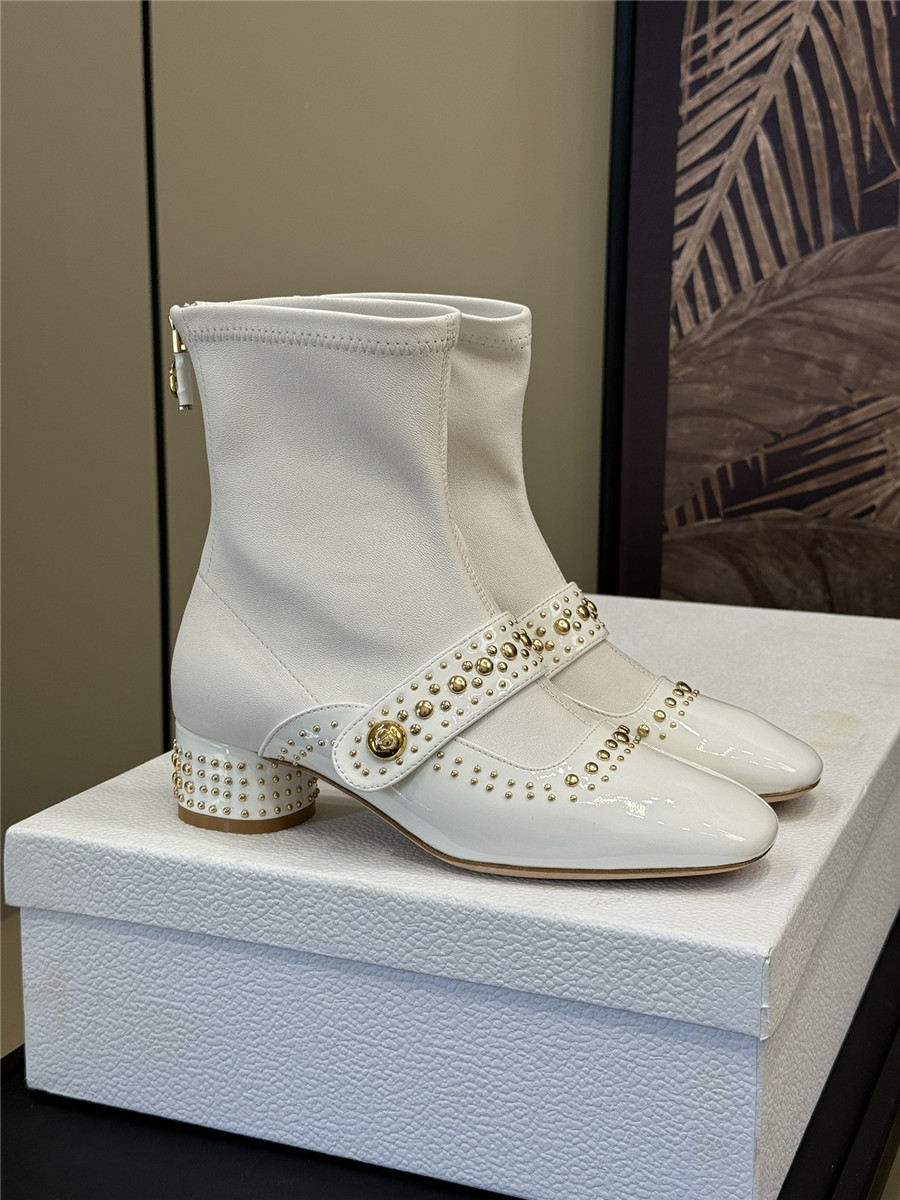 D10r stretch lambskin ankle boots