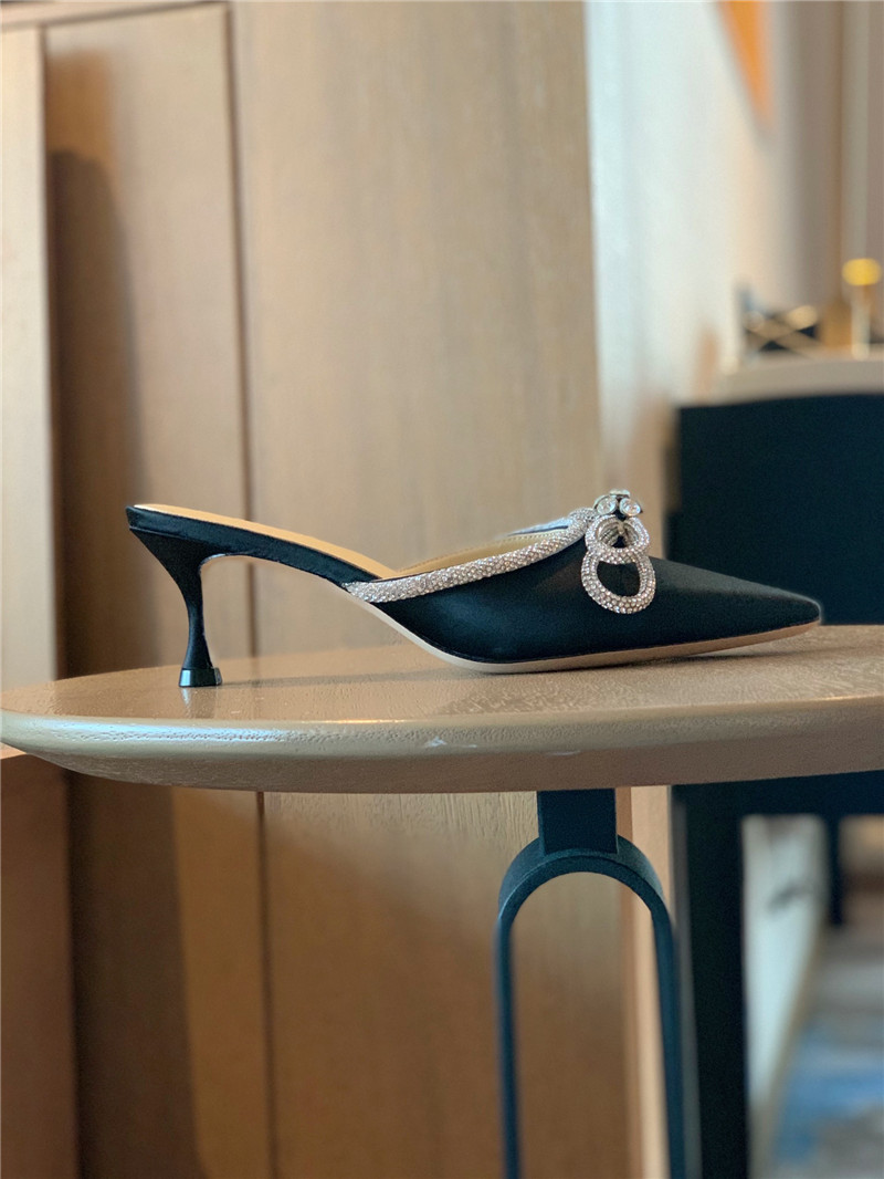 &  Rhinestone bow half drag high heels