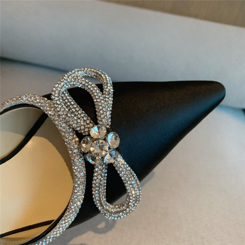 & Rhinestone bow half drag high heels