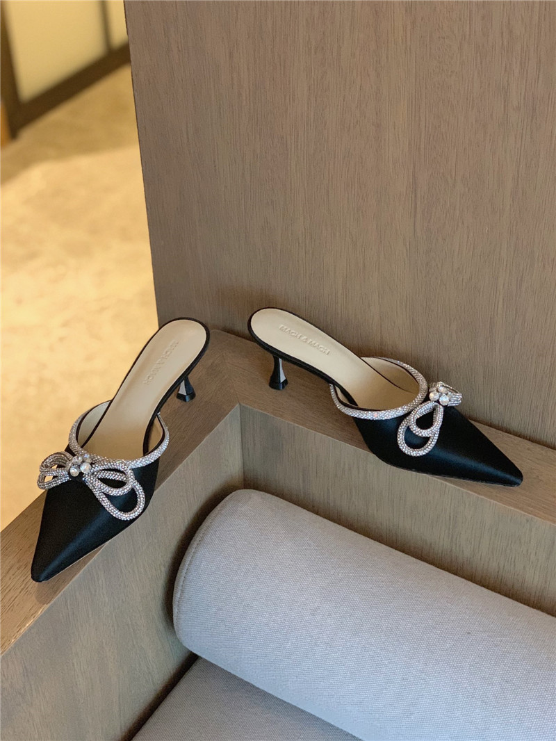 & Rhinestone bow half drag high heels