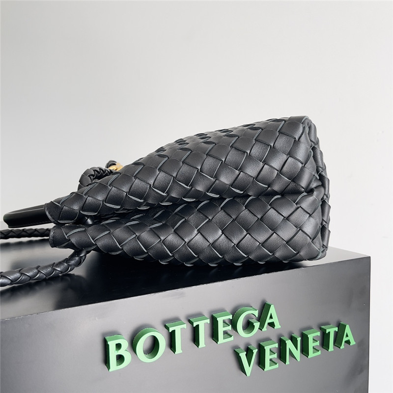B0tt*ga andiamo medium bag in black