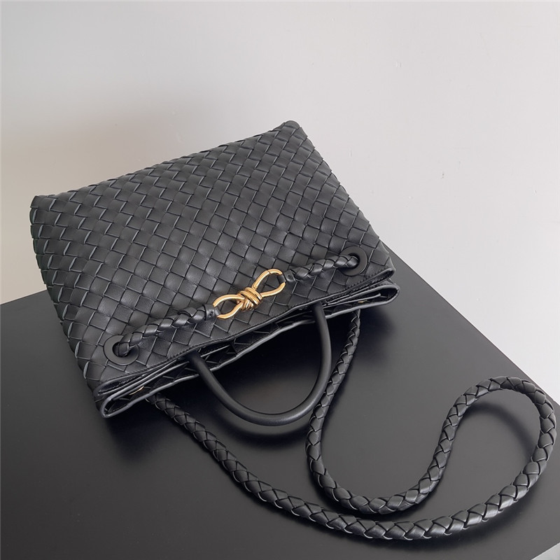 B0tt*ga andiamo medium bag in black
