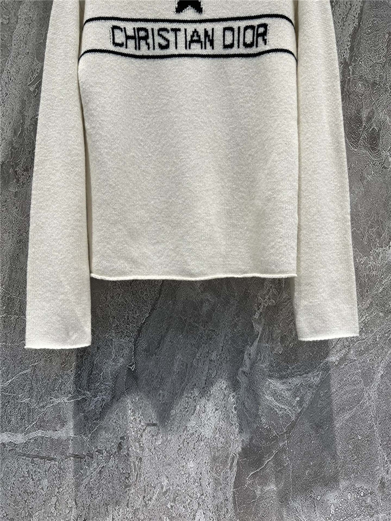 D10r lucky star shoulder button cashmere sweater