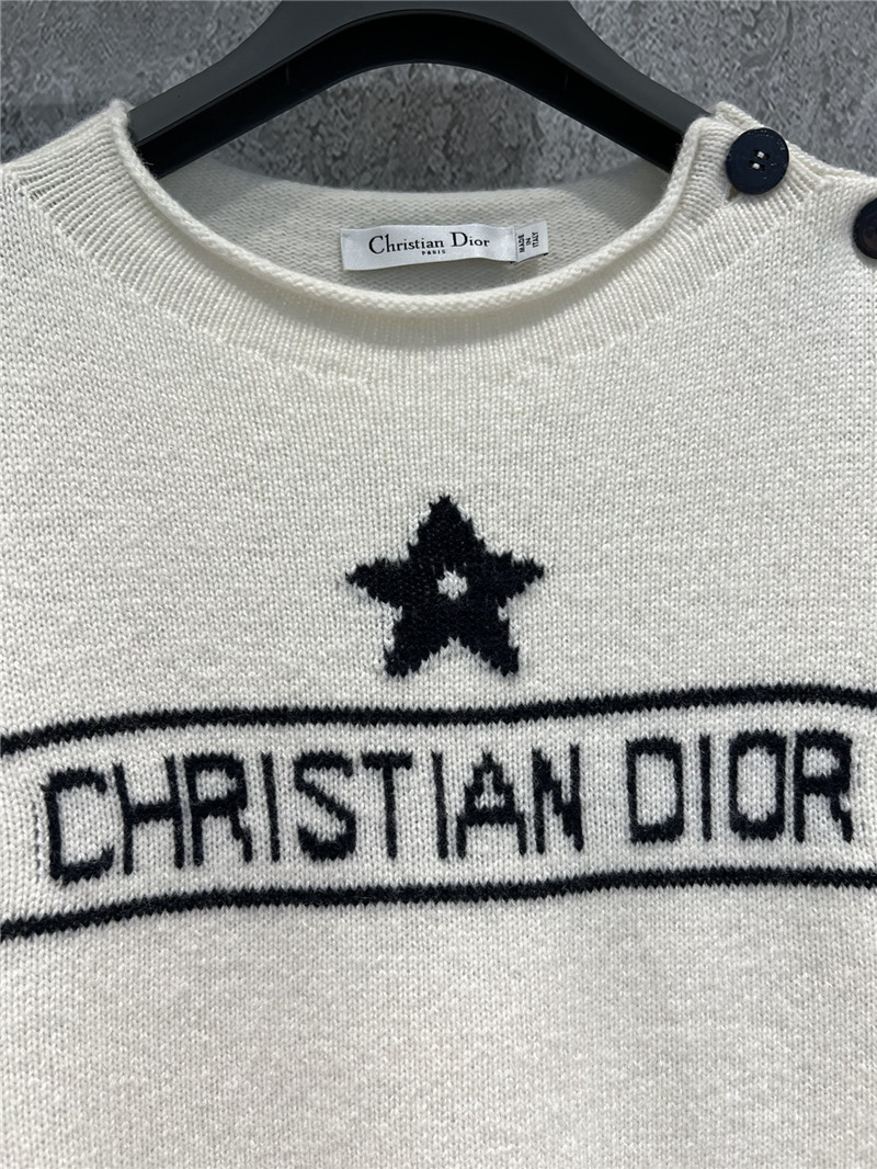 D10r lucky star shoulder button cashmere sweater