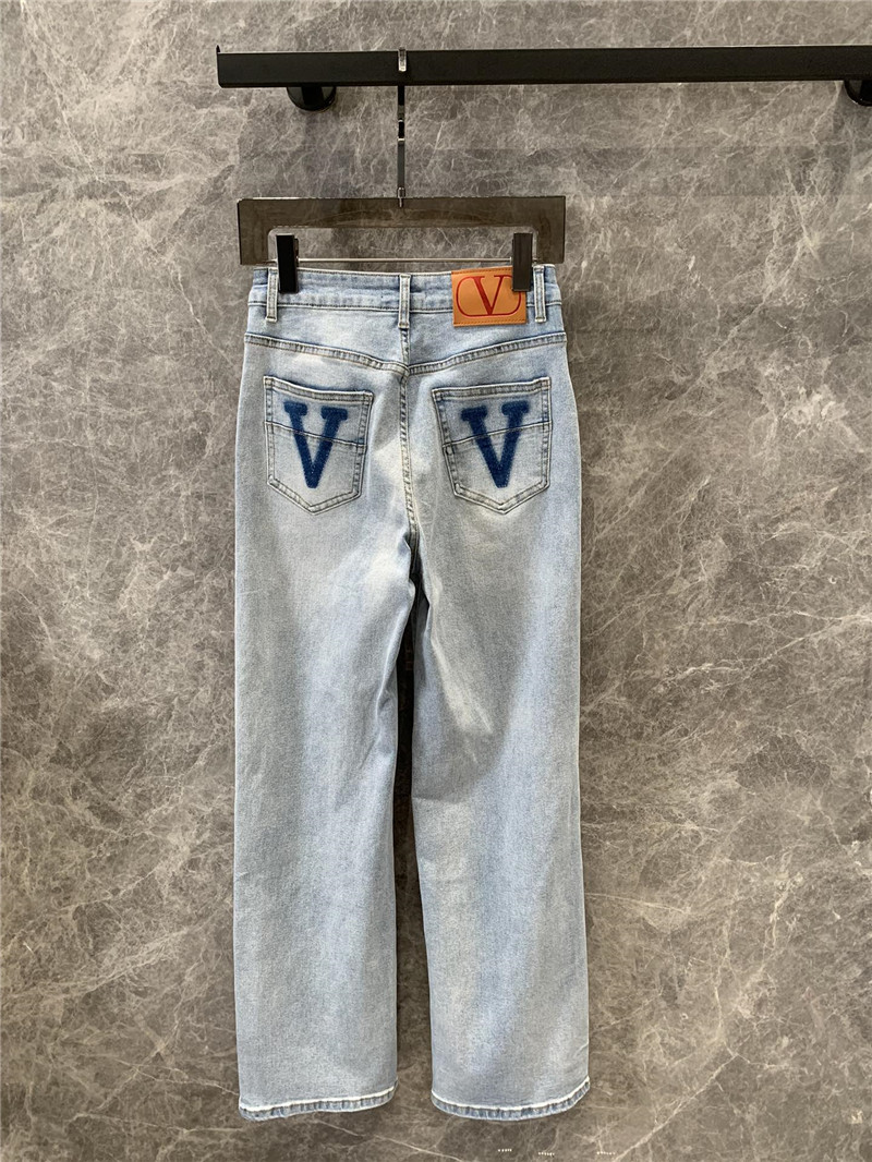 Va1e*ntin0 v logo jeans