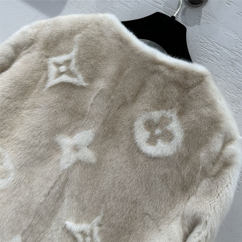 l0vis Vvtt0n lv short mink jacket