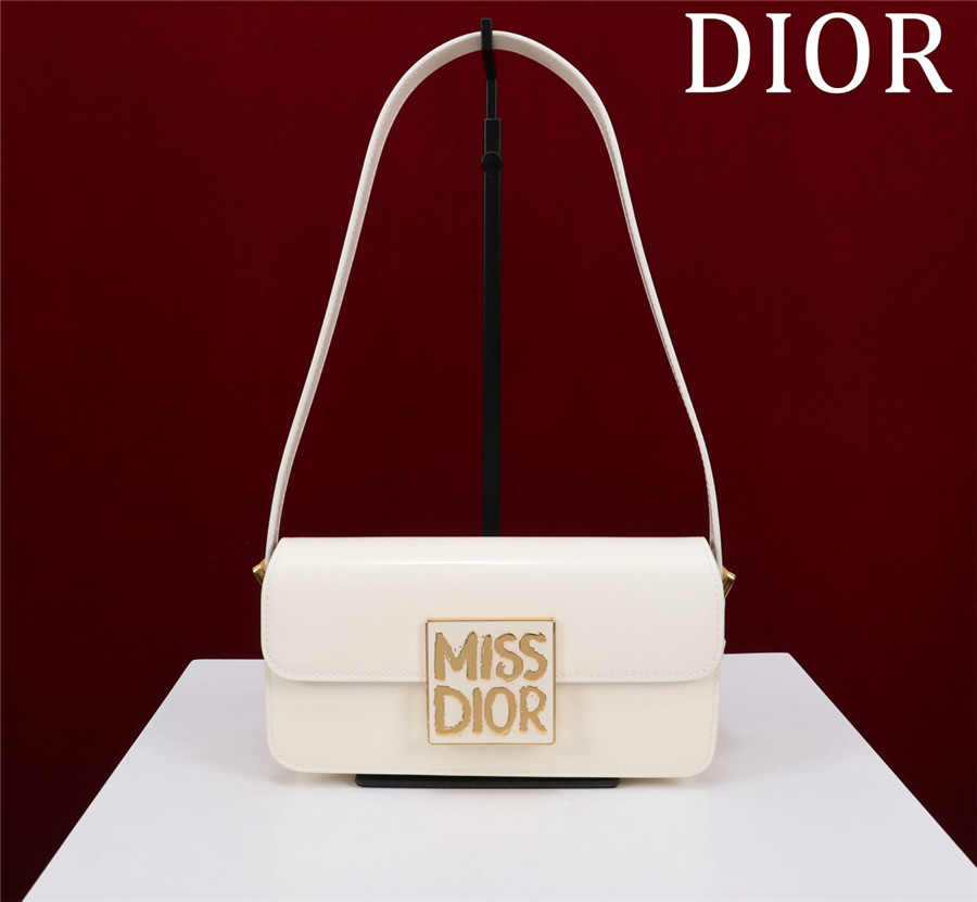 miss D10r flap bag