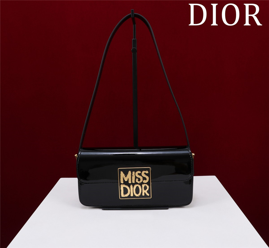 miss D10r flap bag