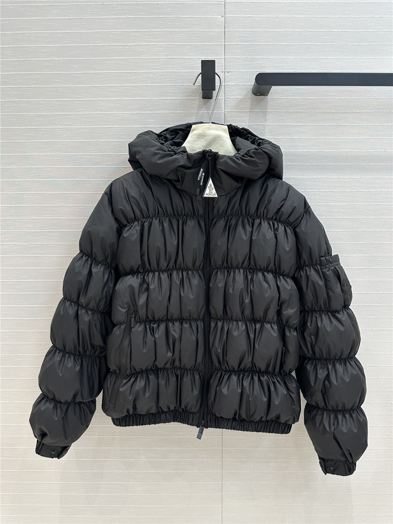 Moncler Medonte Short Down Jacket