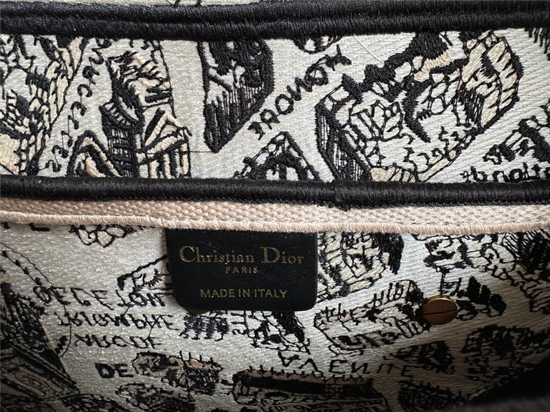 D10r black embroidered denim saddle bag