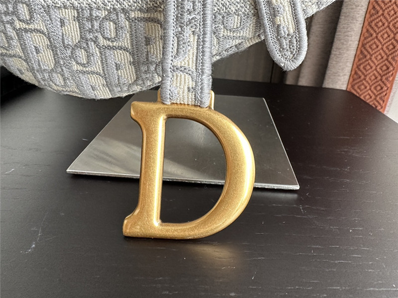 D10r light gray embroidered denim saddle bag