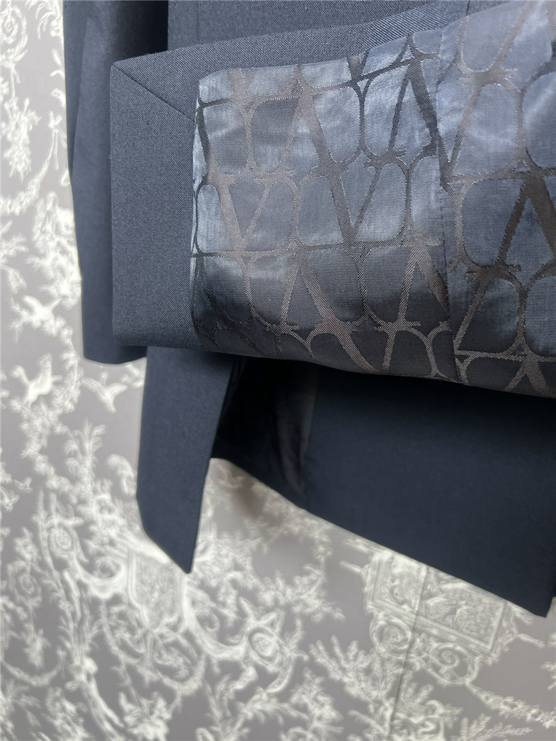 Va1e*ntin0 double-breasted suit