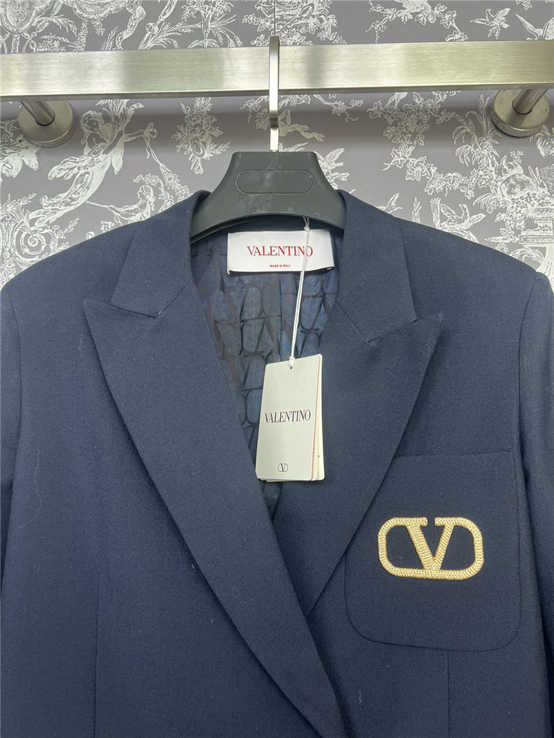 Va1e*ntin0 double-breasted suit