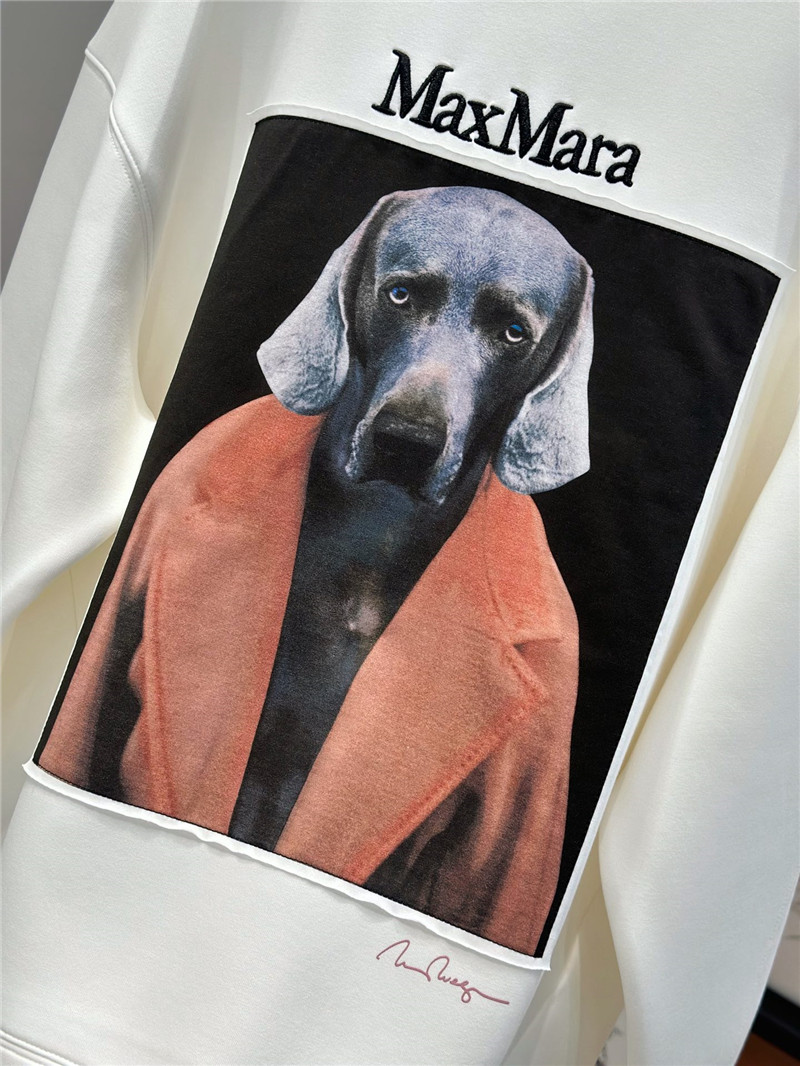 Vanitoo Ivory Cotton Sweatshirt with Wegman Print