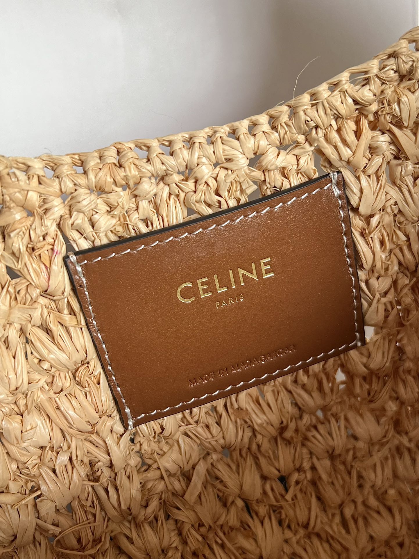 Ce1i*e raffia calfskin triomphe panier hobo bag