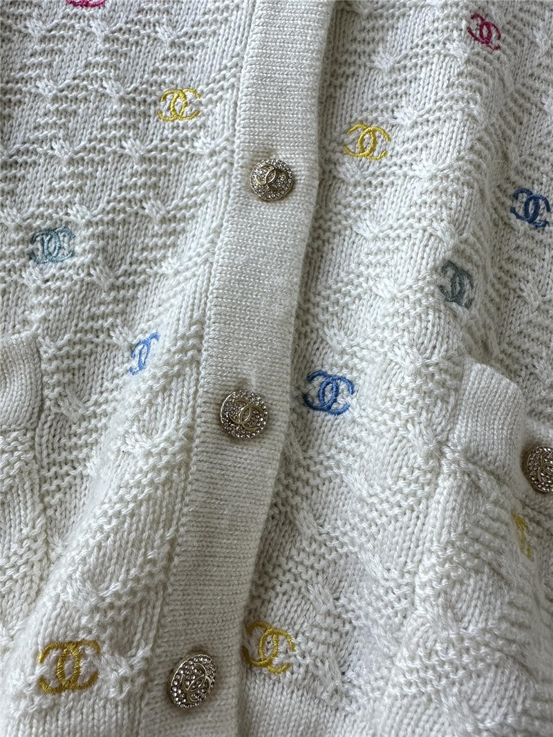 Ch**el color Ch**el embroidery cardigan