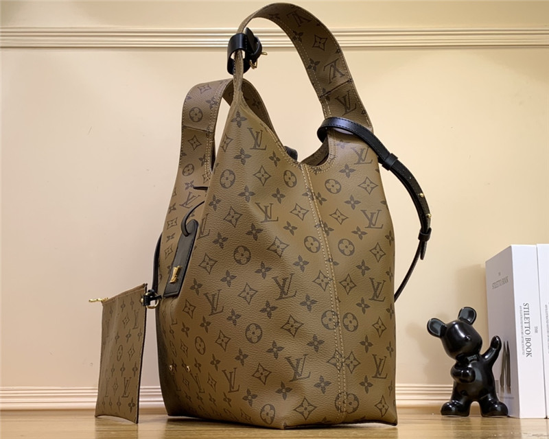 l0vis Vvtt0n lv unveils the new atlantis bag