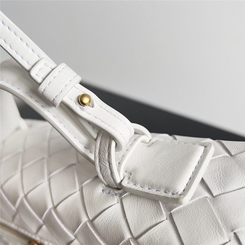 b0tt*ga Ven*ta woven zip crossbody bag