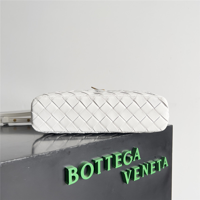 b0tt*ga Ven*ta woven zip crossbody bag