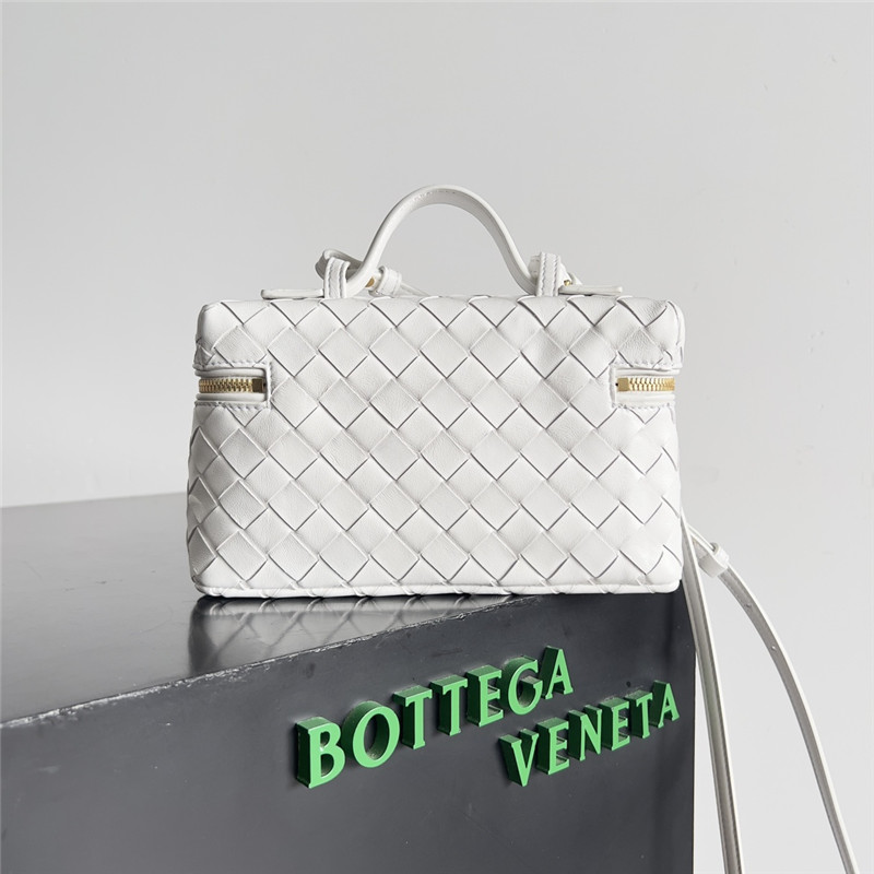 b0tt*ga Ven*ta woven zip crossbody bag