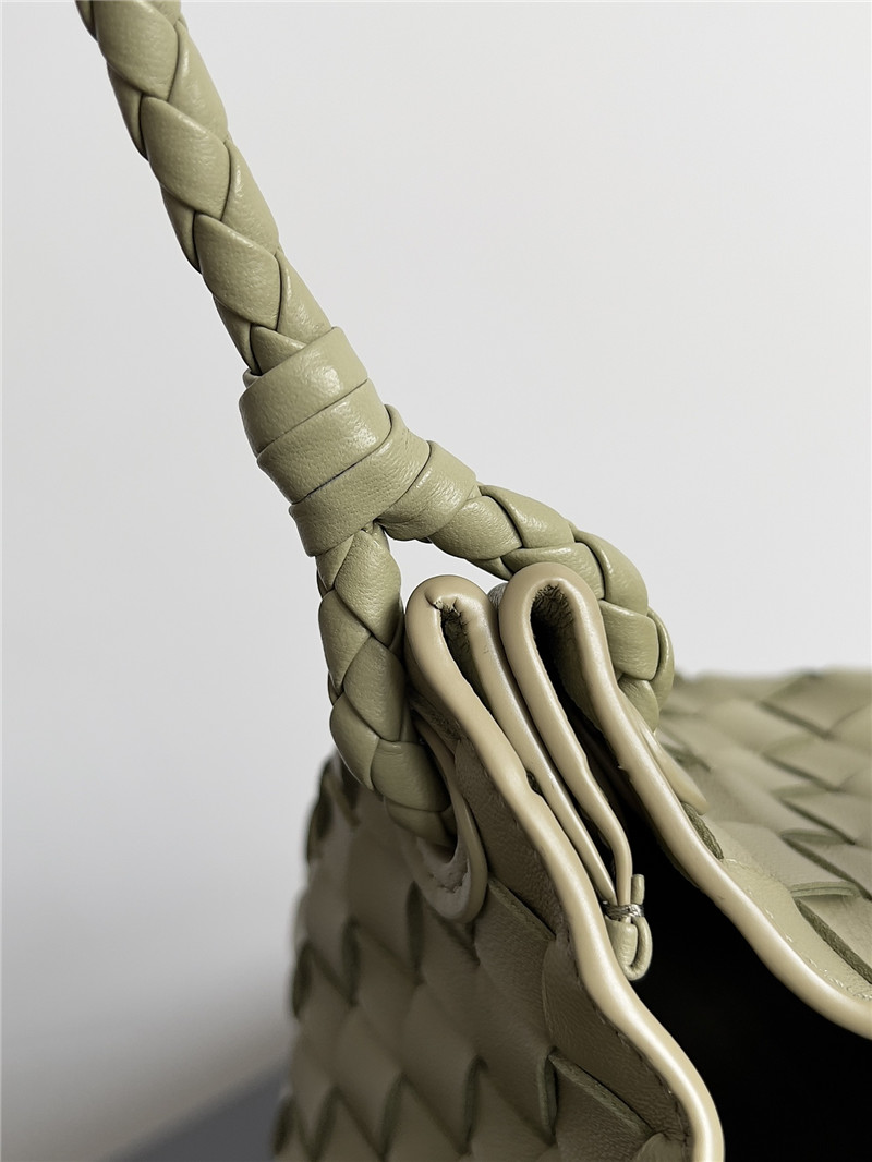 b0tt*ga Ven*ta small andiamo parachute bag in green