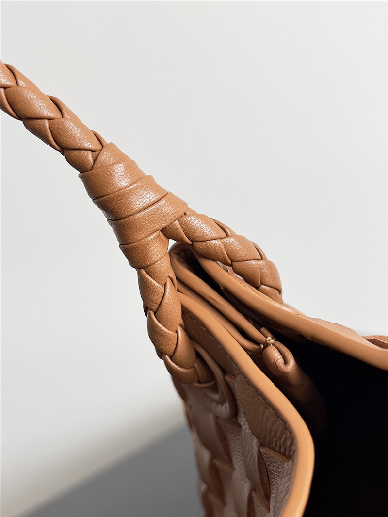 b0tt*ga Ven*ta small andiamo parachute bag in apricot