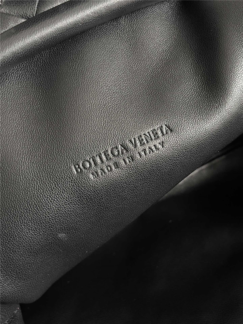 b0tt*ga Ven*ta lauren clutch