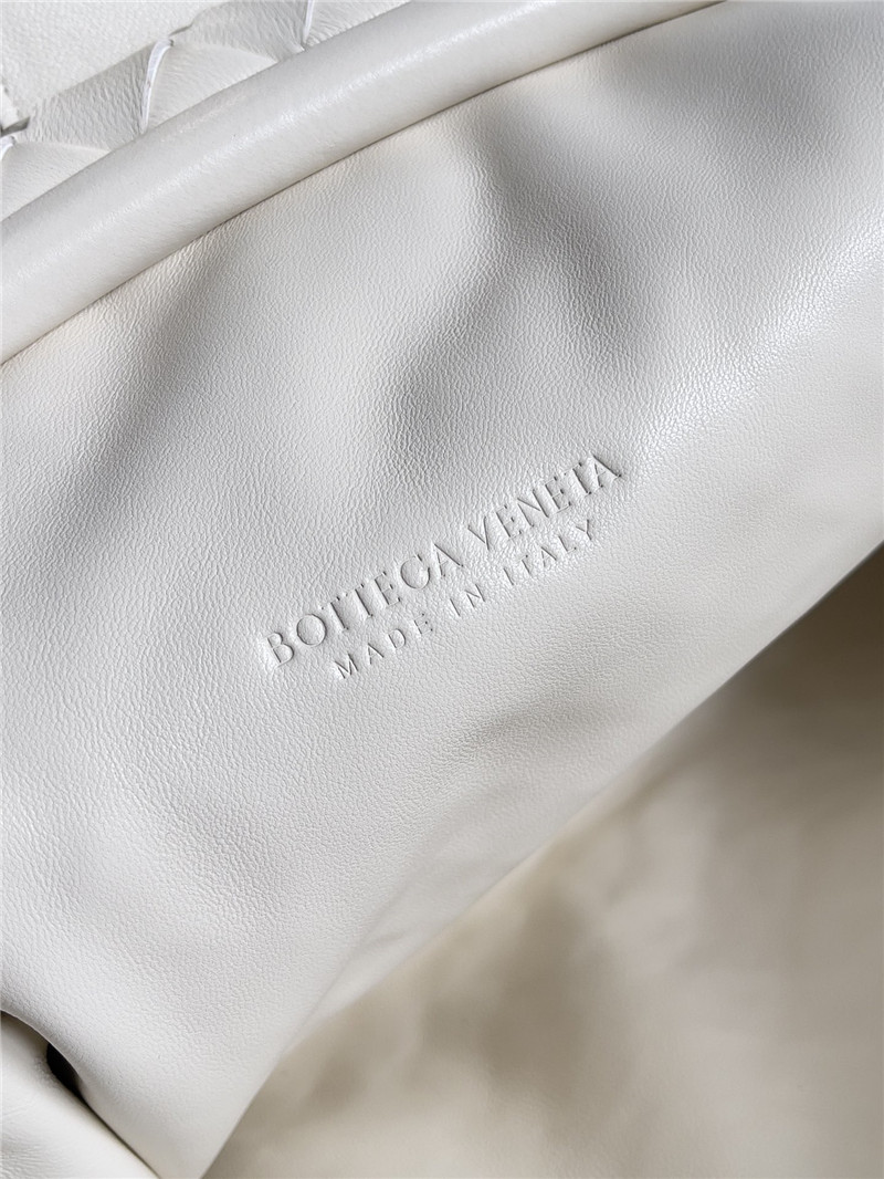 b0tt*ga Ven*ta lauren clutch