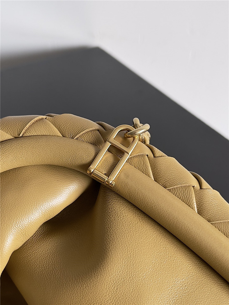 b0tt*ga Ven*ta lauren clutch