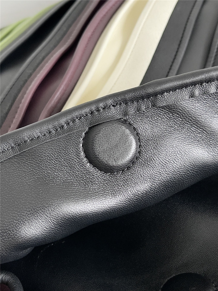 b0tt*ga Ven*ta hop large leather tote bag