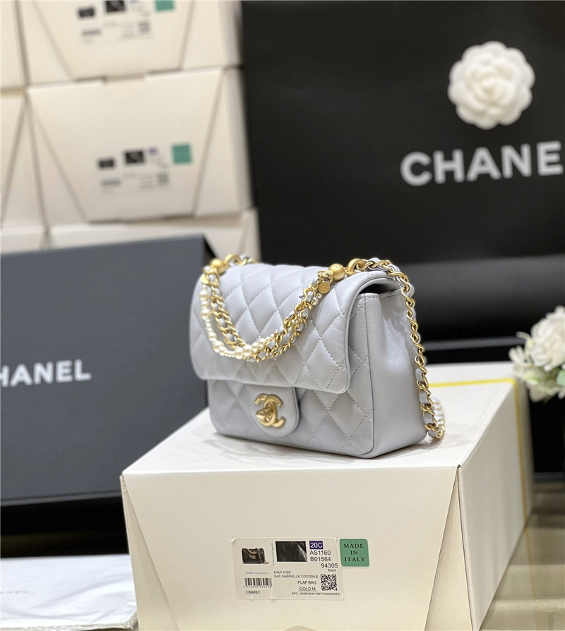 Ch**el blue logo pearl chain bag small