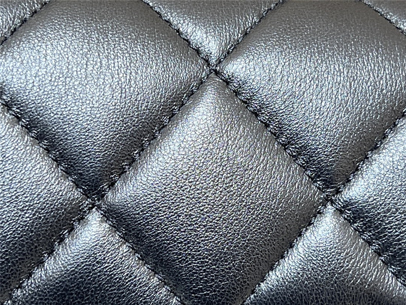 Ch**el logo pearl chain bag small