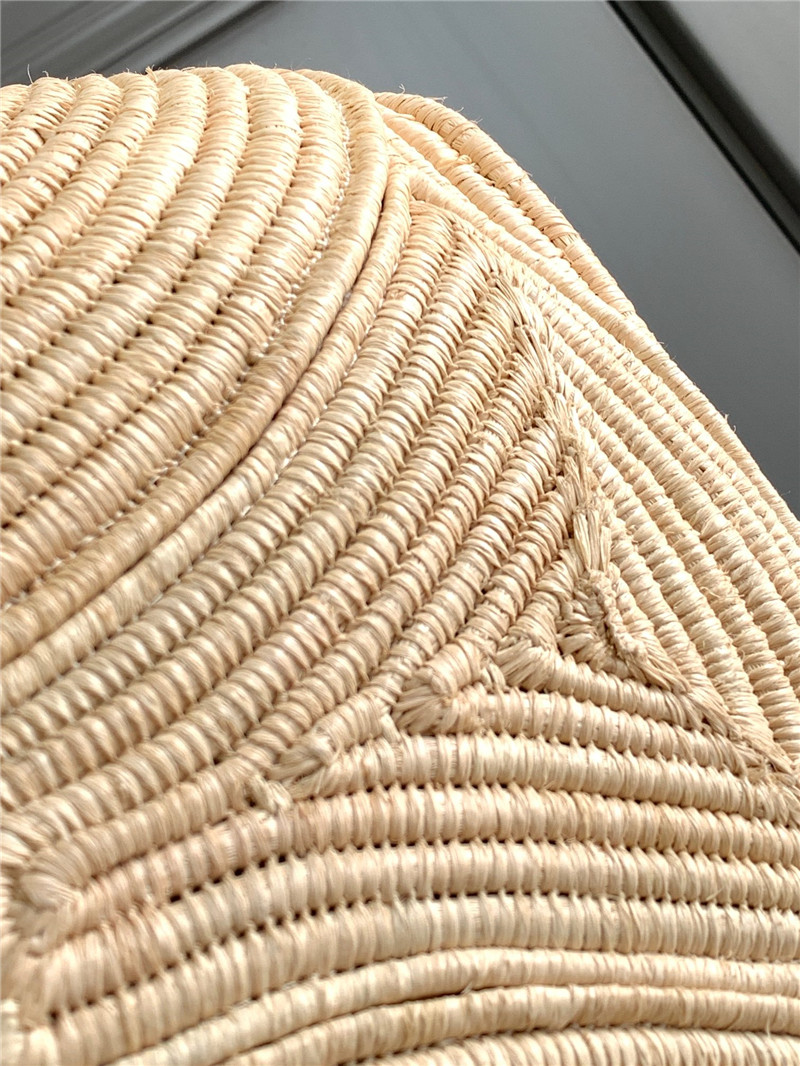 Ce1i*e triomphe classic panier bag