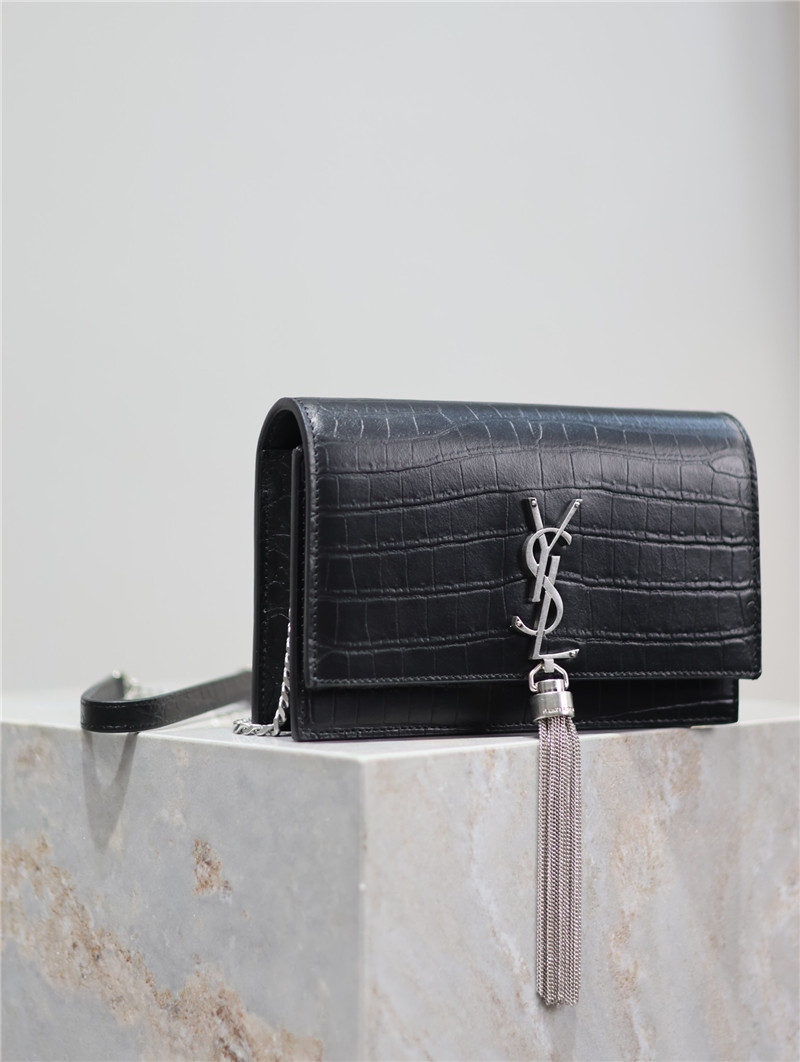 Y51 kate tassel bag with silver buckle