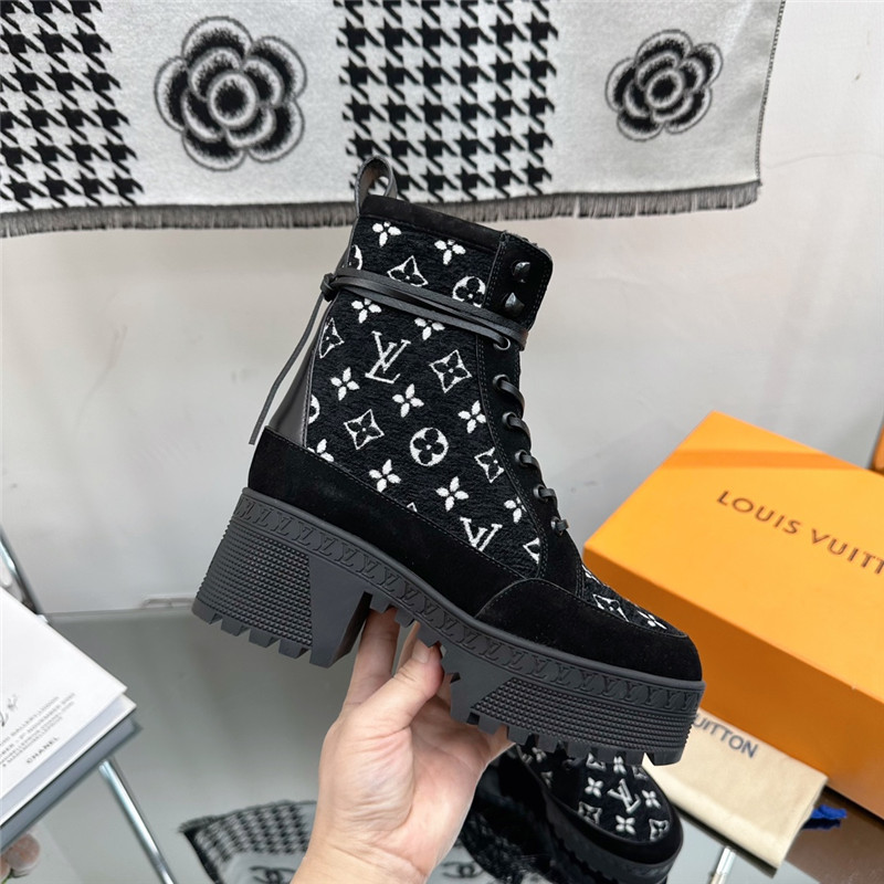 l0vis Vvtt0n monogram denim platform desert boots