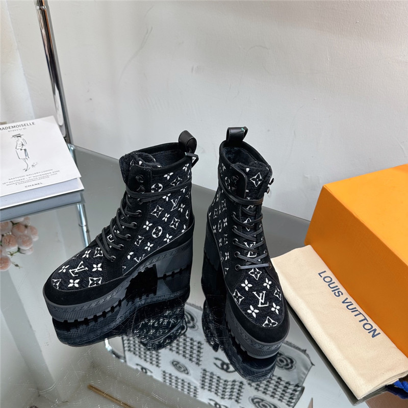 l0vis Vvtt0n monogram denim platform desert boots