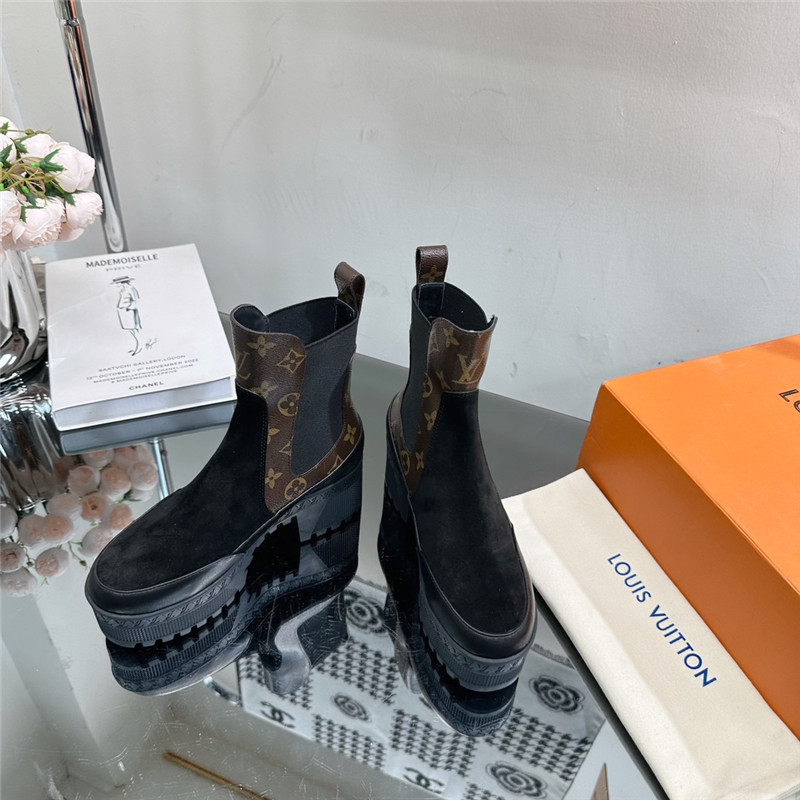 l0vis Vvtt0n suede laureate platform boot