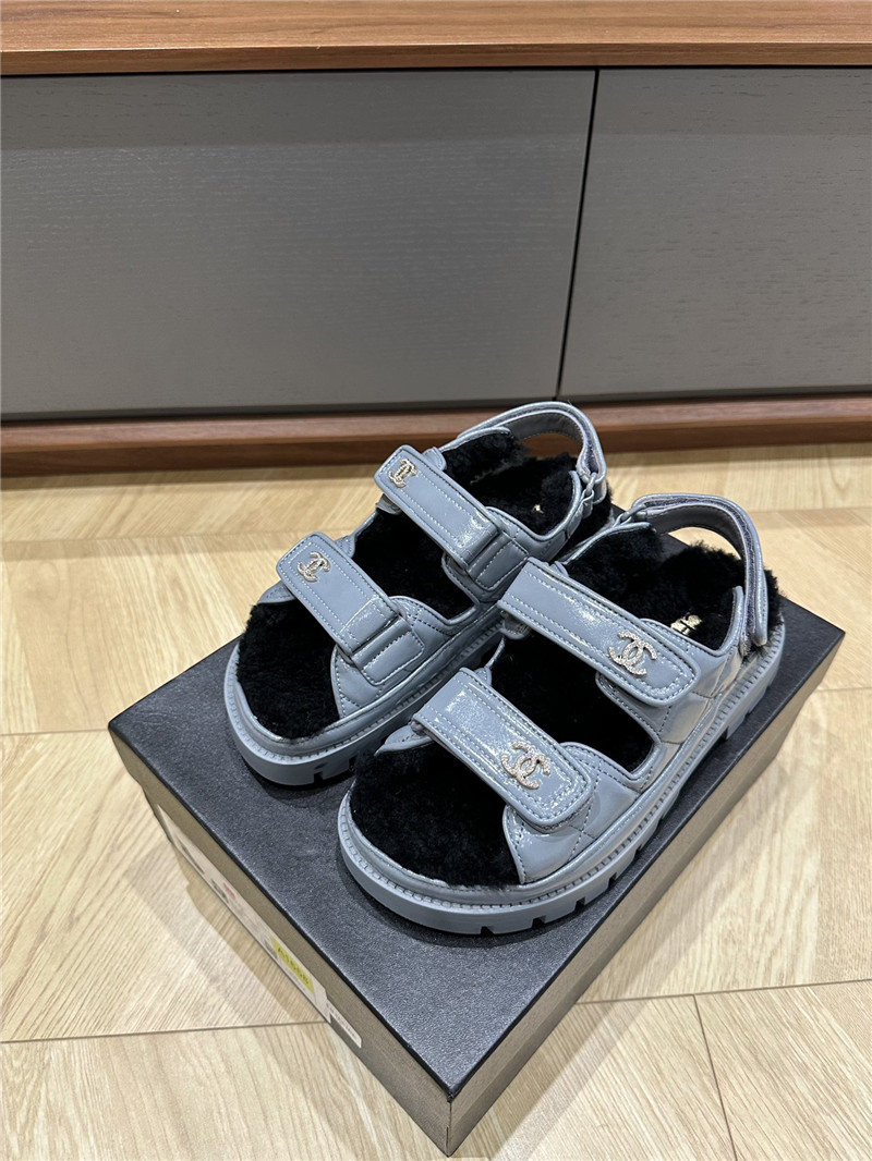 Ch**el new wool beach sandals