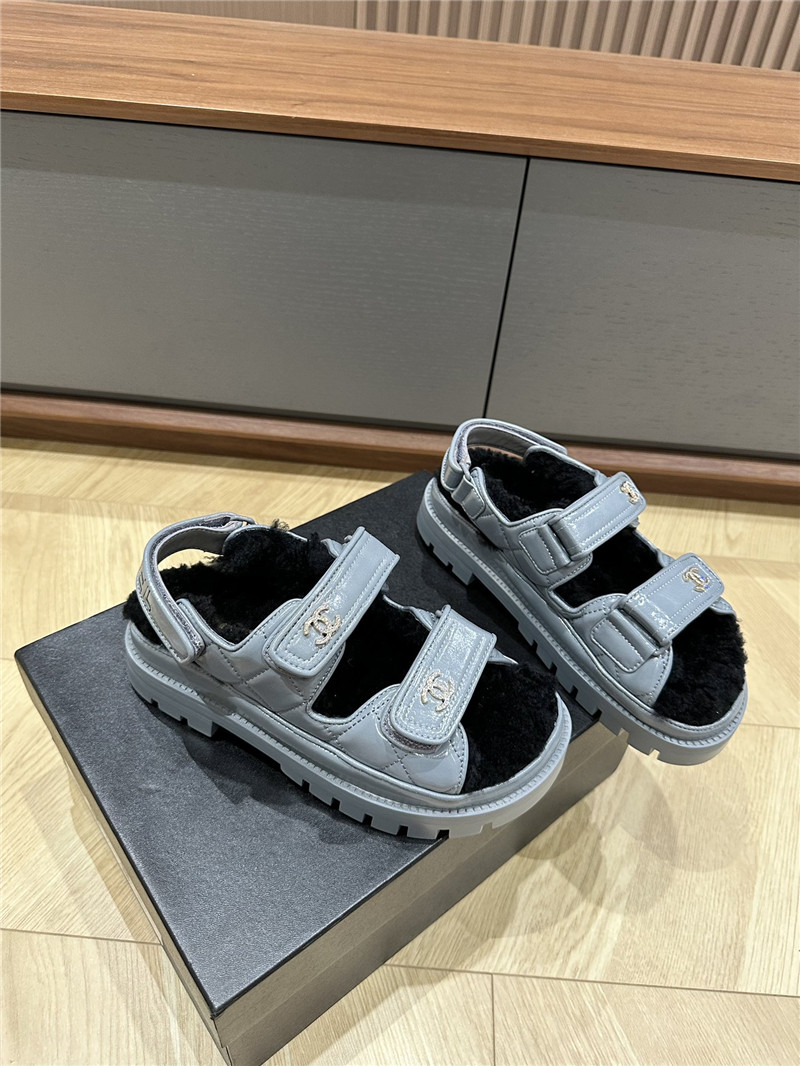 Ch**el new wool beach sandals