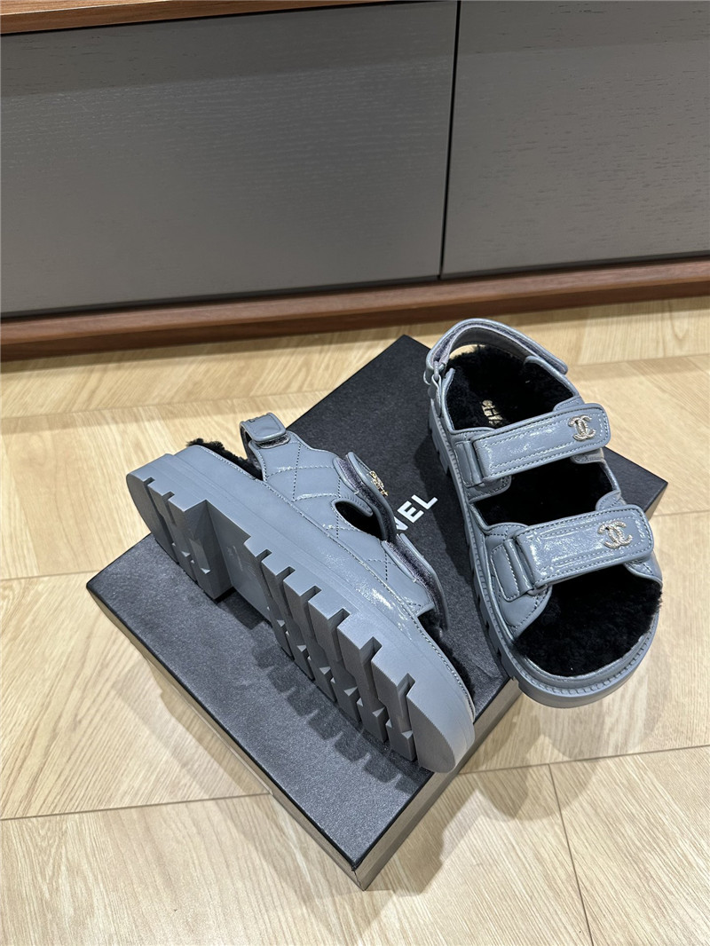 Ch**el new wool beach sandals