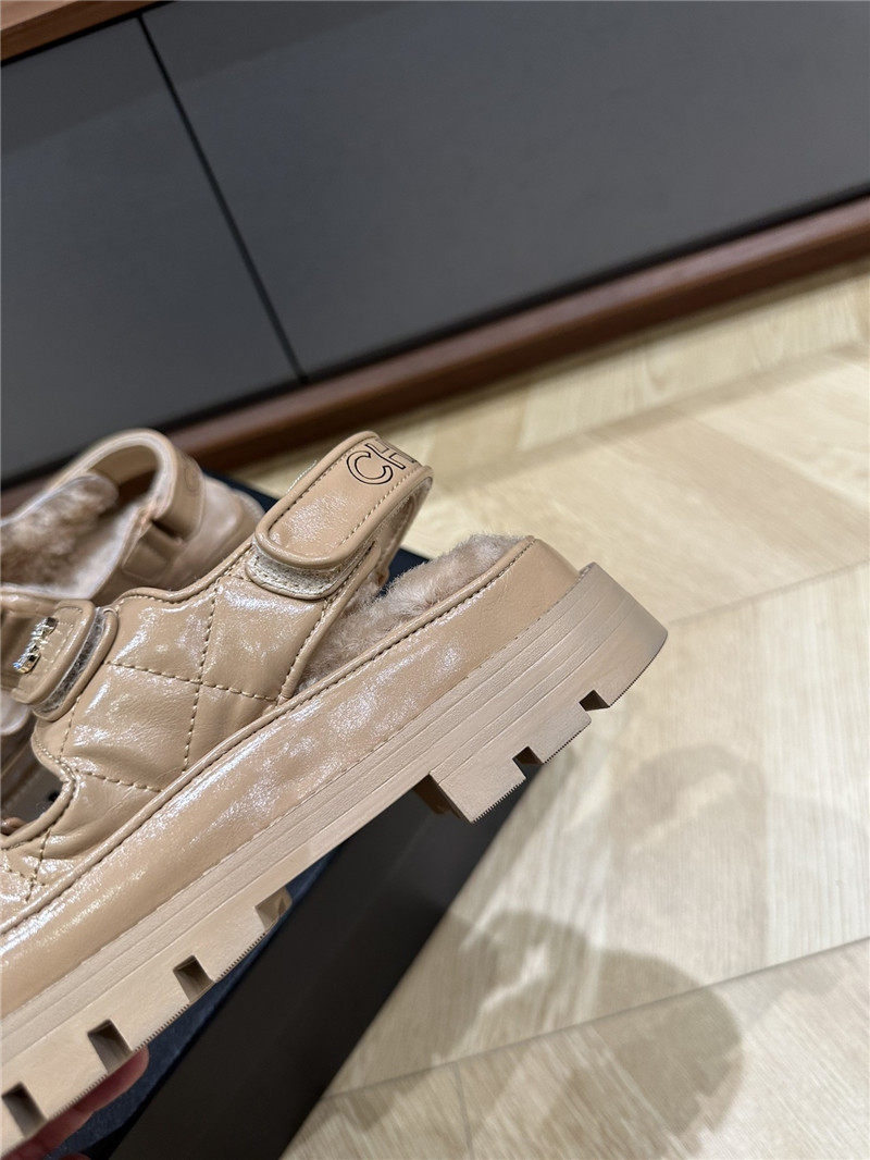 Ch**el new wool beach sandals