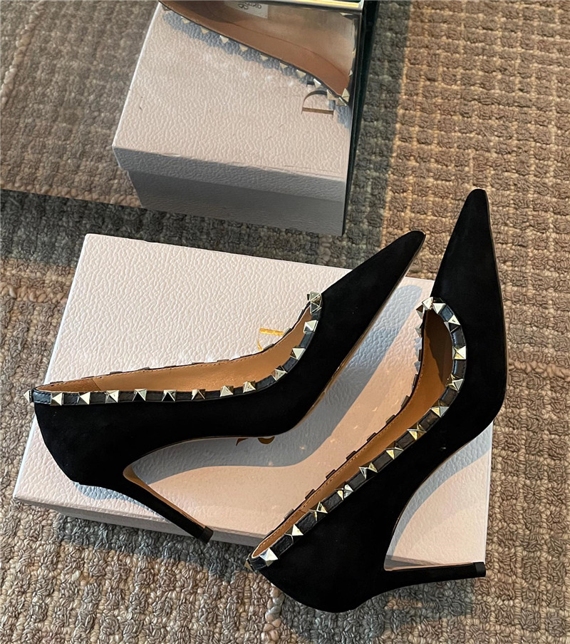 Va1e*ntin0 rivet elegant high heels