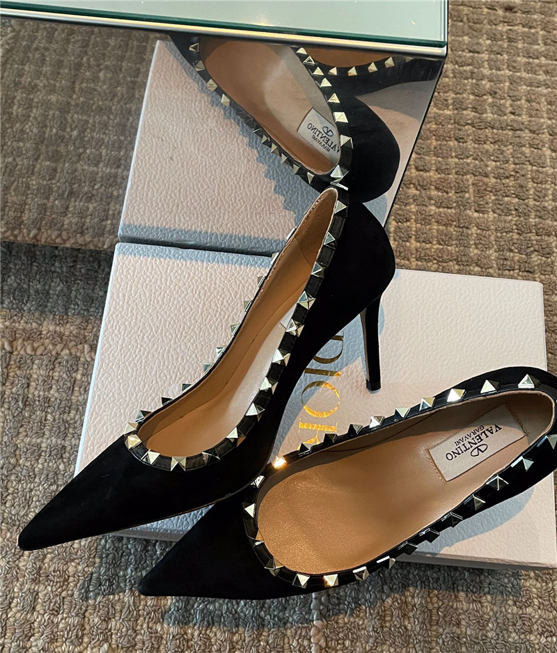 Va1e*ntin0 rivet elegant high heels